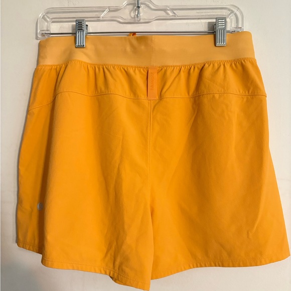 Lululemon License To Train High Rise Shorts 4”-mango dream size 8 - Picture 4 of 6